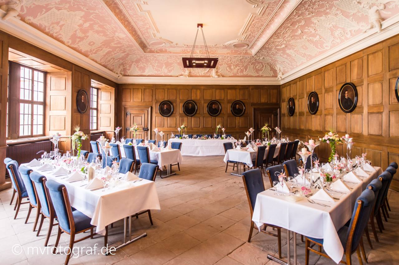 Saal Kloster Eberbach Festlich geschmückten Saal, eine Hochzeitsgesellschaft im Kloster Eberbach